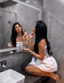 Bruneta dulce, pentru puțin timp aici - imagine 3