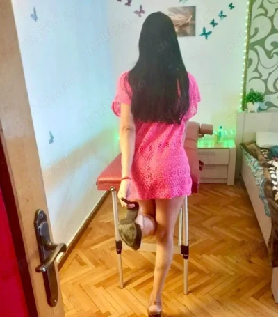 Bruneta sexy , masaj , doar WhatsApp