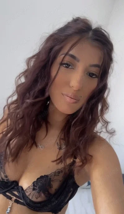 Nouă la tine în oraș minionă brunetă