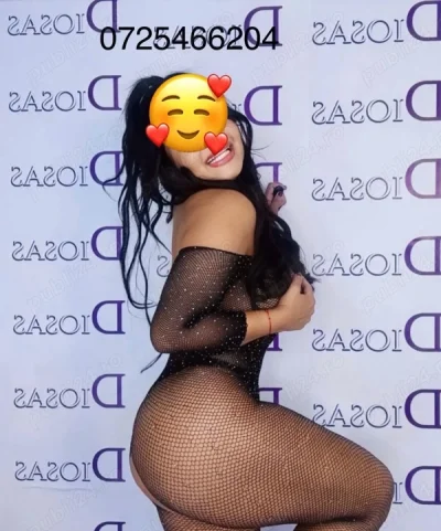 Singura in locatie, deplasare,accept și cuplu