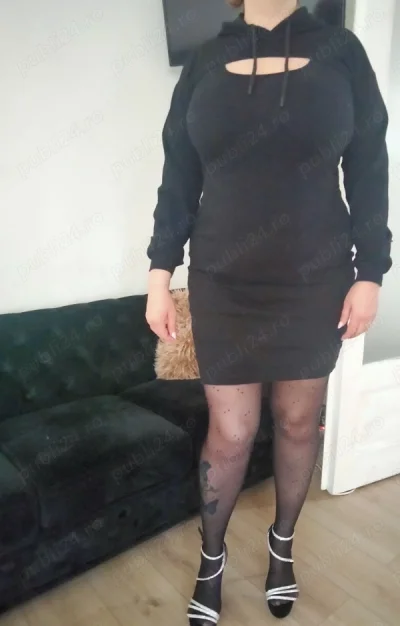 Bruneta matura, cu forme, noua in oras