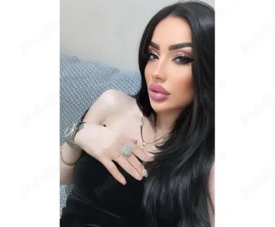 Bună sunt Deea! Fac doar deplsari!!WEB SHOW!