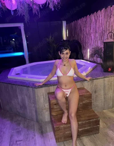 Buna sunt Eliza si sunt nouă la tine