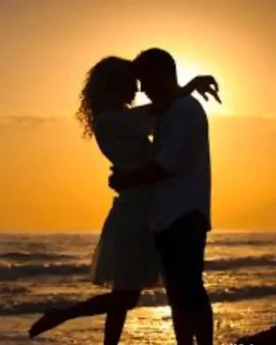 Cuplu plăcut și experimentat (bărbat 38, femeie 36) s-a întâlnit cu mare plăcere