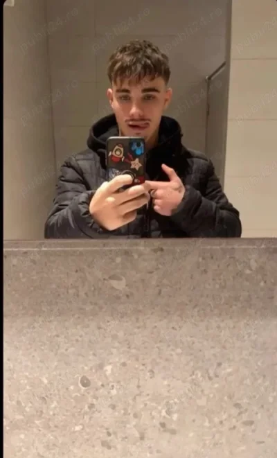 Băiat ocupat, dar găsește timp pentru toate