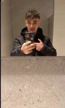 Băiat ocupat, dar găsește timp pentru toate - imagine 3