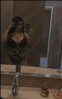 ,,Sunt o femeie plinuțe, cu forme naturale și o atitudine caldă, gata să te răsfăț cu atenția și ene - imagine 2