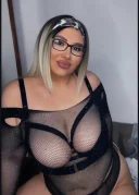Bună! Fac deplasari la tine sau la Hotel ! Fac și party ! - imagine 1