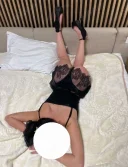 Bruneta sexy - imagine 1