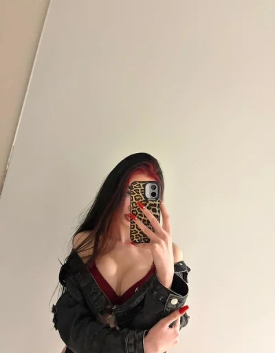 Bruneta top!! Fac și deplasări