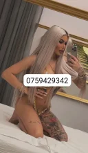 Buna, sunt transexuala si te aștept pe WhatsApp - imagine 3