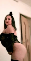 Bruneta Tania - imagine 2