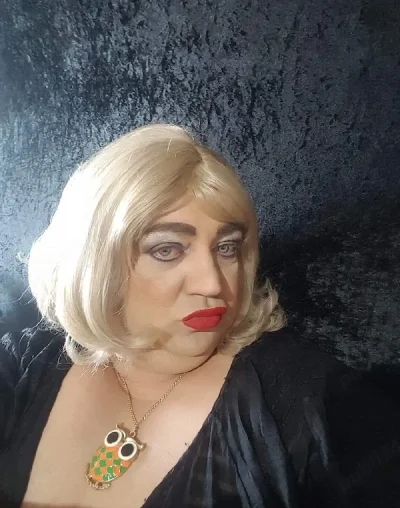 Milf Transs cu sani accelt party fara vraba