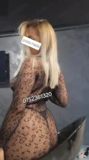 Blonda cu forme - imagine 1