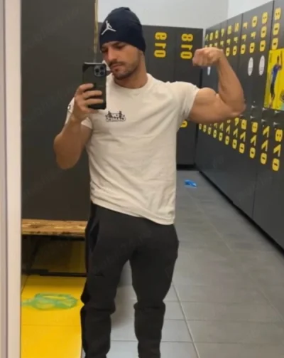 Barbat educat si rafinat gata sa-ti satisfaca nevoile.Bucuresti deplasari si locatie. Dotat