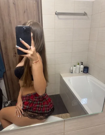 Intalniri cu o minioana de 18 ani !! CONFIRM POZELE !!