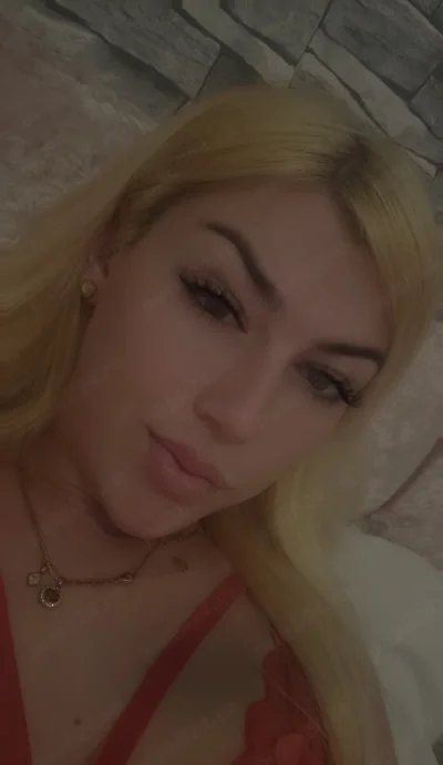 Tiffany Frumoasă, Reală, Exact ca în Poze