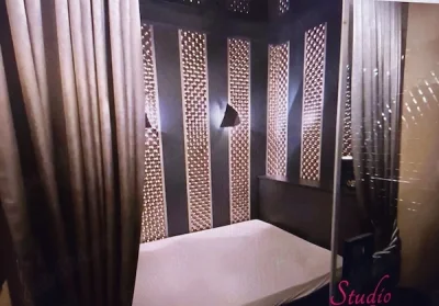 Lucrează într-un mediu de lux Fă parte din echipa SAVAGE