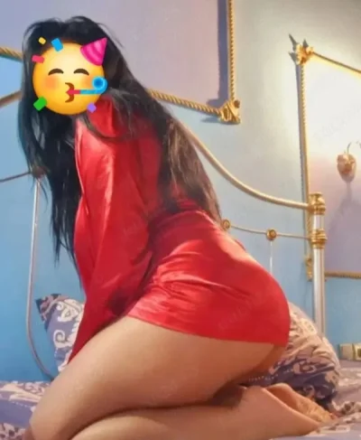 Bruneta hot