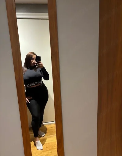 Brunetă reala Nouă in orașul tău