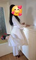 Bruneta ts nouă in orasul au - imagine 5