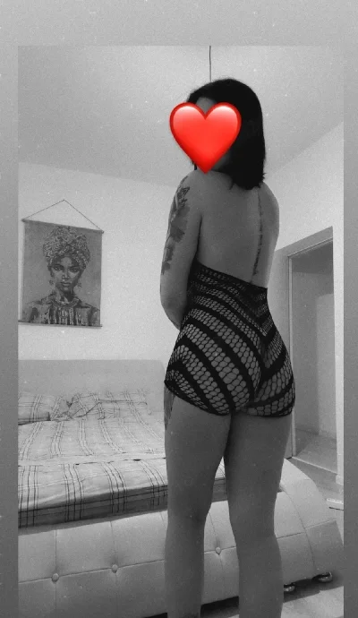 Nouă la tine sau la mine