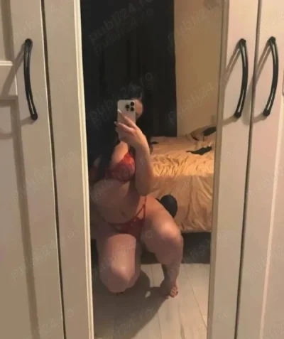 MayaAccept și party la mine sau la tine