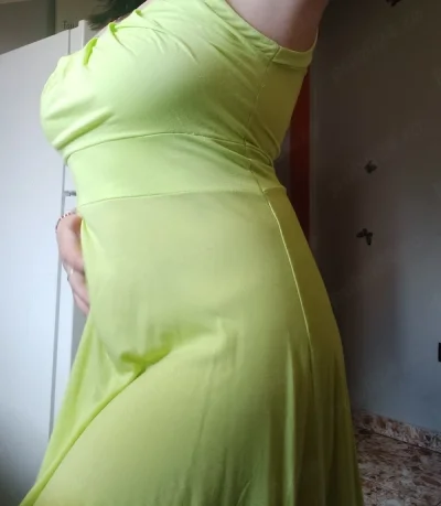 Minionă cu forme plăcute