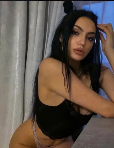 Confirm pozele pe whatsapp ! BRUNETA SEXY . Doar un apel ne desparte.