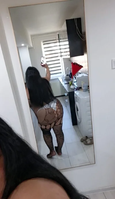 Grăsuță sâni mari mărimea 8,fac si deplasări,party