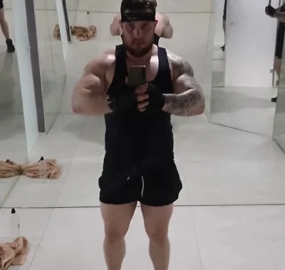 Ofer plăceri doamnelor și domnișoarelor.