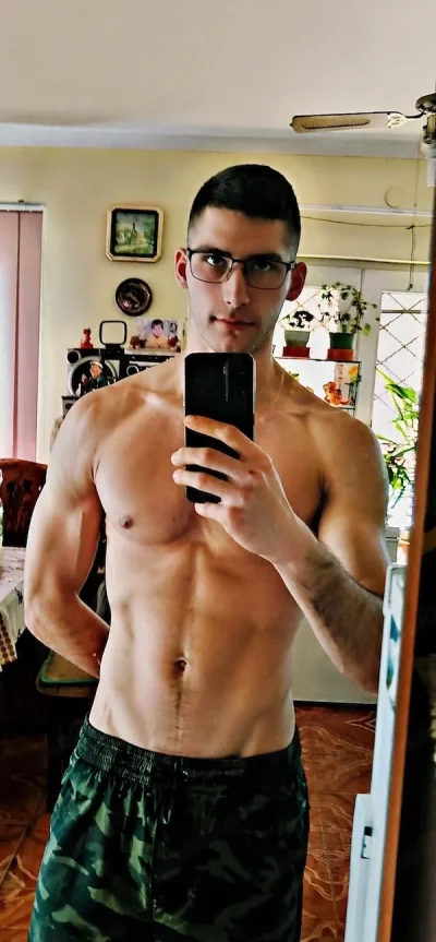 Baiat bisex, nou in oras!