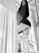 Bruneta sexi - imagine 6