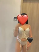 Brunetă cu forme! - imagine 2