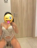 Brunetă cu forme! - imagine 3