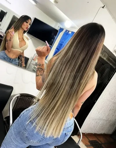 Erica Stăpâna Ta: Show Web, Sexting și Clipuri Premium