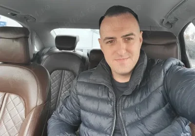 Doresc sa intalnesc o fata frumoasa si nebunatica