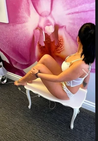 Buna bruneta sexy