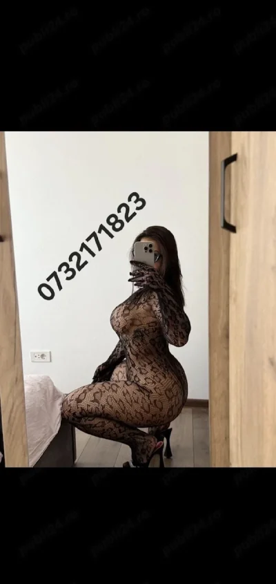 Bruneta top Servicii top Deplasari