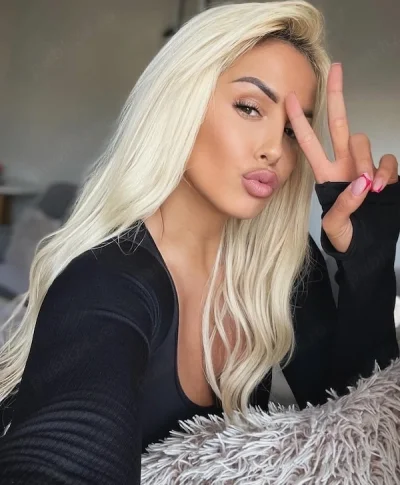 Blonda Lavinia 40 ani