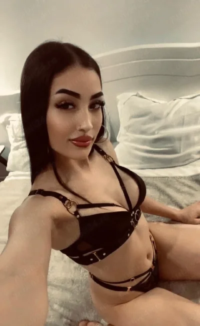 Vanessa fac si deplasări