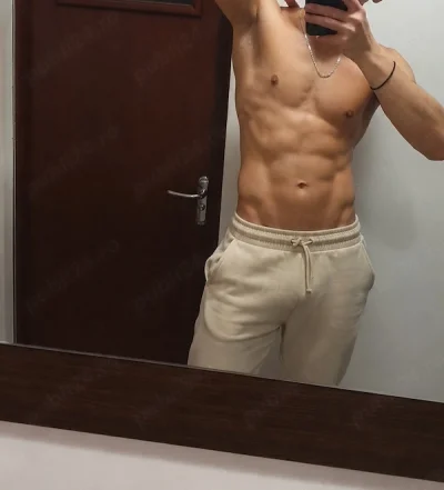 HETERO, curios de tipi HETERO sau cupluri el ea
