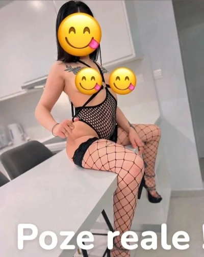 Brunetă sexy te aștept