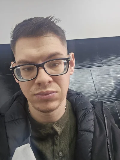 Sunt disponibil pentru domne domnisore