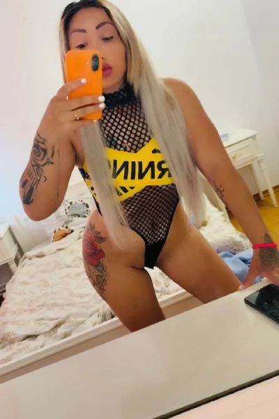 Bună Nou in oras bby