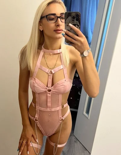Blondă minionă