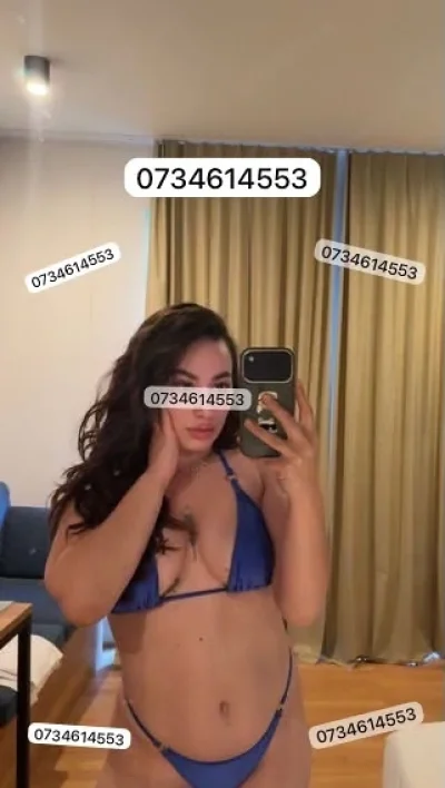 Bruneta apetisanta!