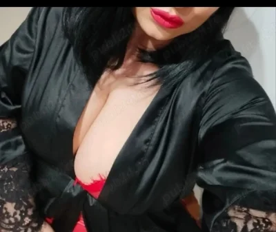 Andreea cu forme Zona Baba Novac