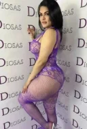 Brunetă seducătoare 45+ - imagine 2