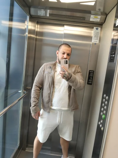Buna caută fete singure